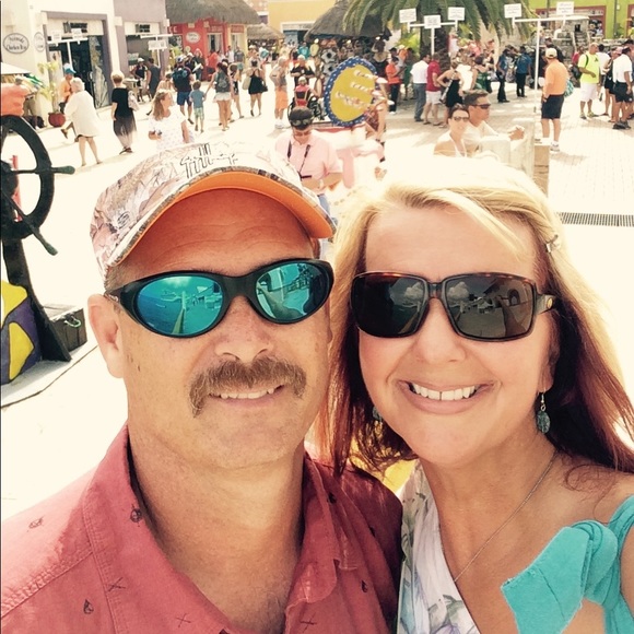 Meet your Posher, Cindy - Picture 4 of 8